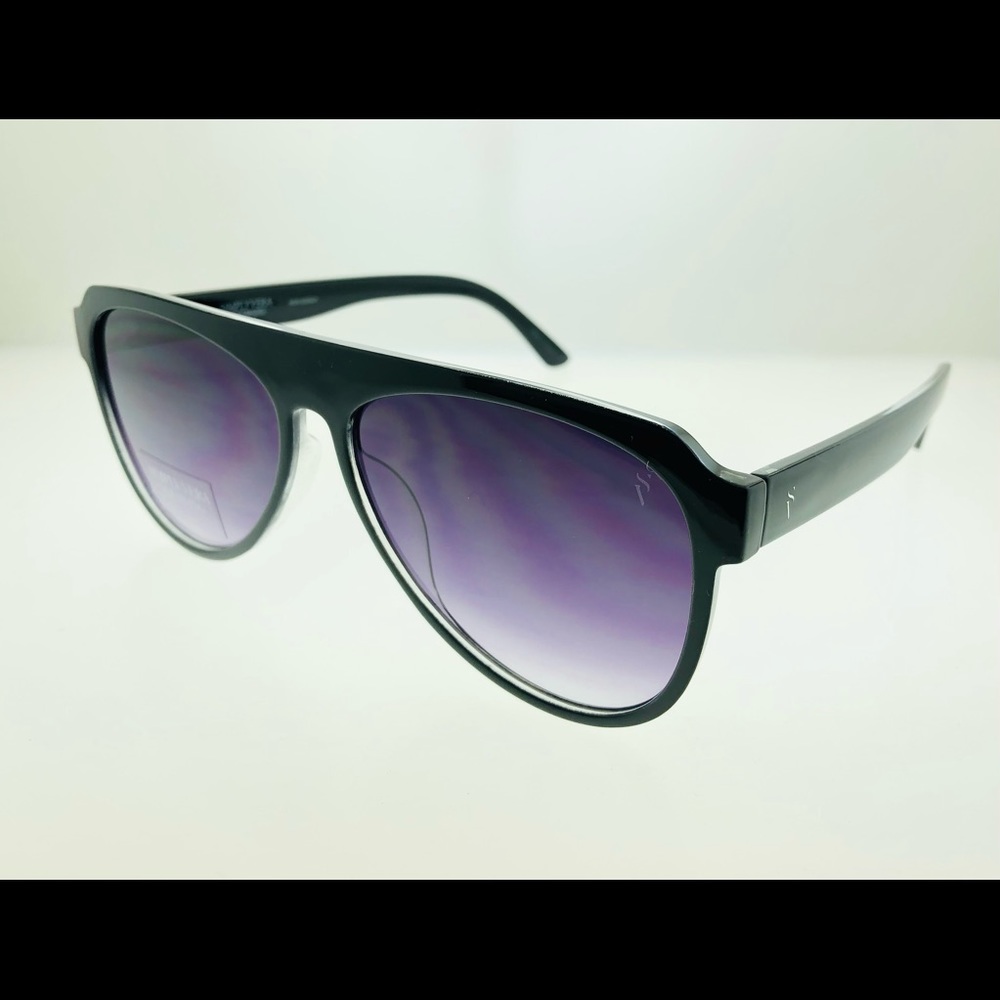 Women’s Vera Wang Fashion Sunglasses - Picture 7 of 7